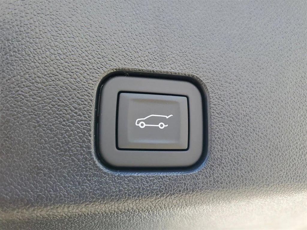 new 2026 Chevrolet Traverse car, priced at $47,765