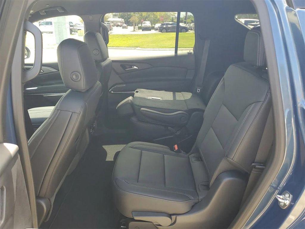 new 2026 Chevrolet Traverse car, priced at $47,765