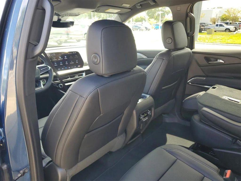 new 2026 Chevrolet Traverse car, priced at $47,765