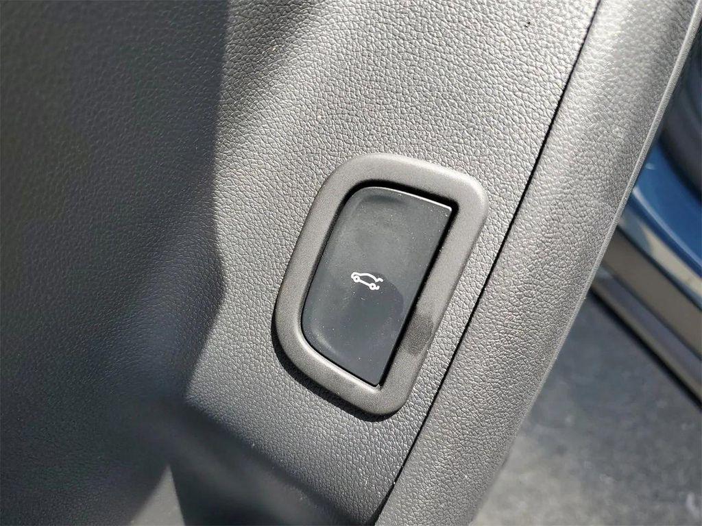 new 2026 Chevrolet Traverse car, priced at $47,765