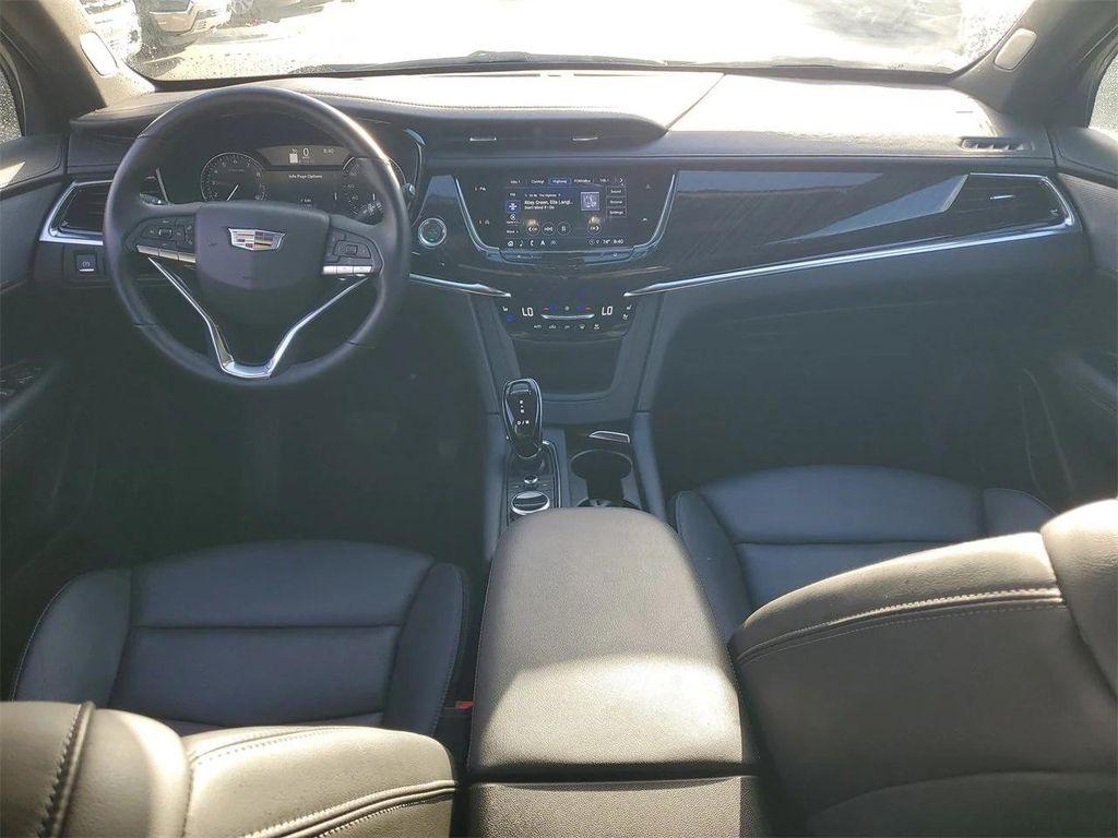 used 2025 Cadillac XT6 car, priced at $49,517