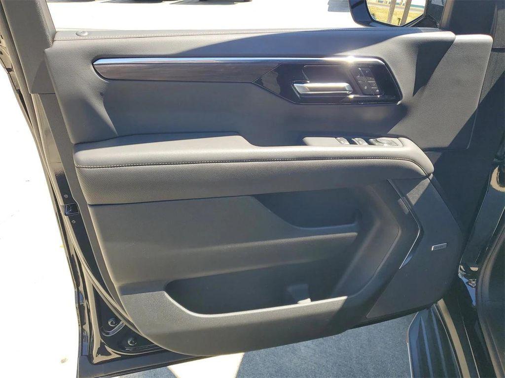 new 2025 Chevrolet Tahoe car, priced at $71,155