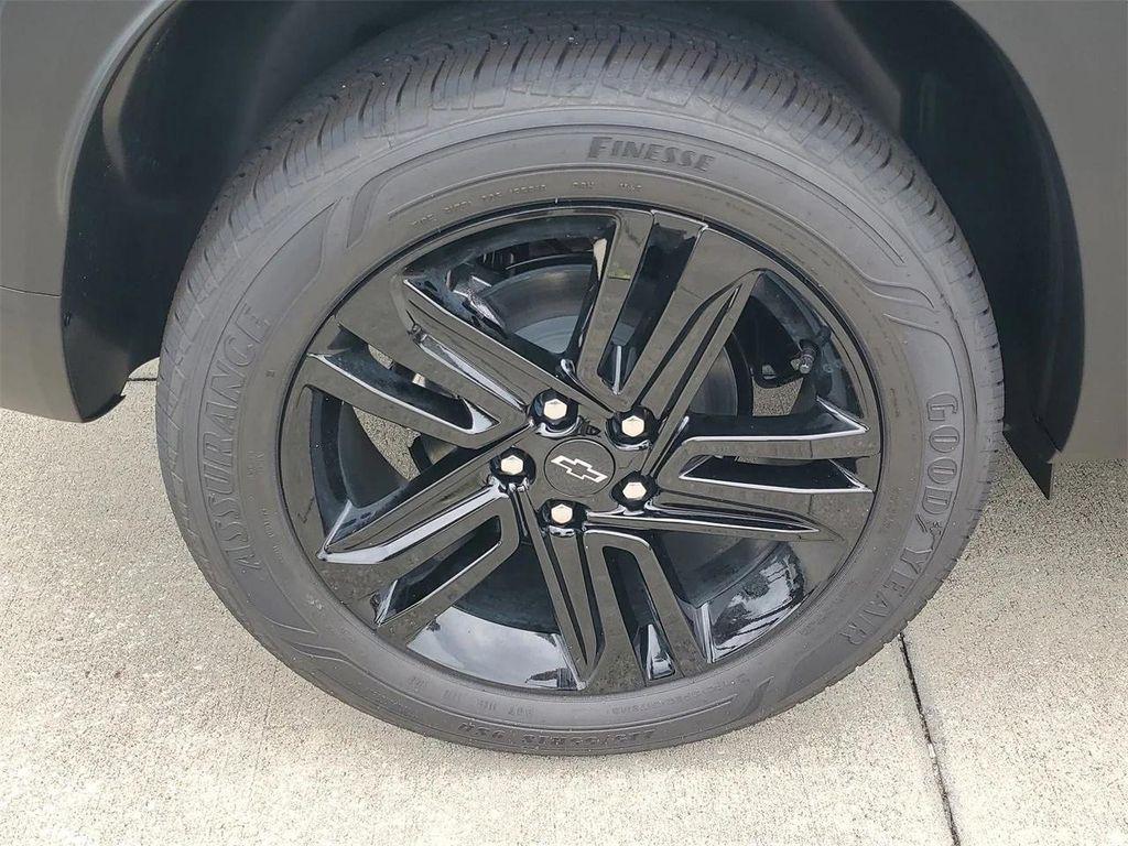 new 2025 Chevrolet Trax car, priced at $26,690