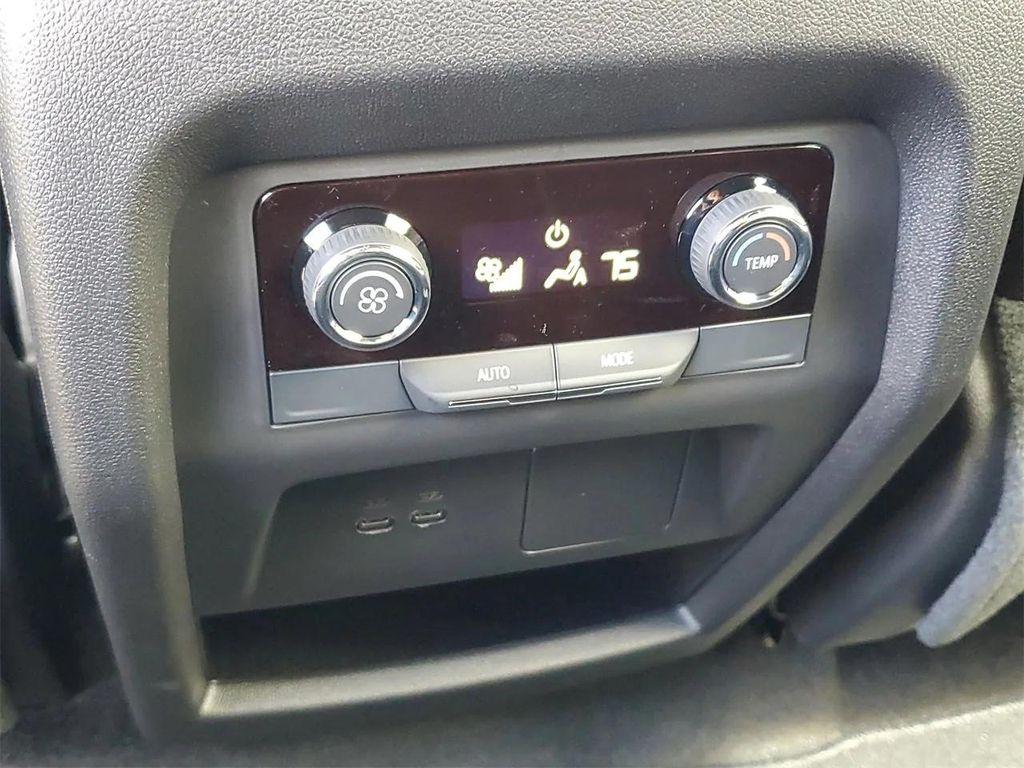 new 2026 Chevrolet Traverse car, priced at $45,540