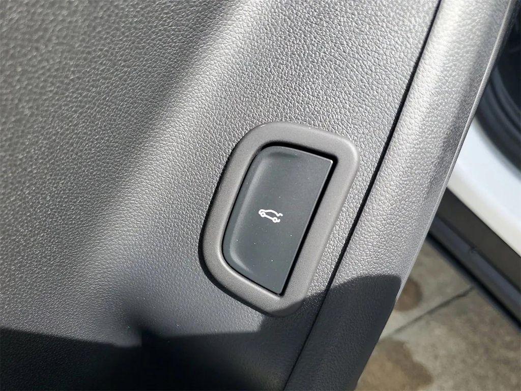 new 2026 Chevrolet Traverse car, priced at $45,540