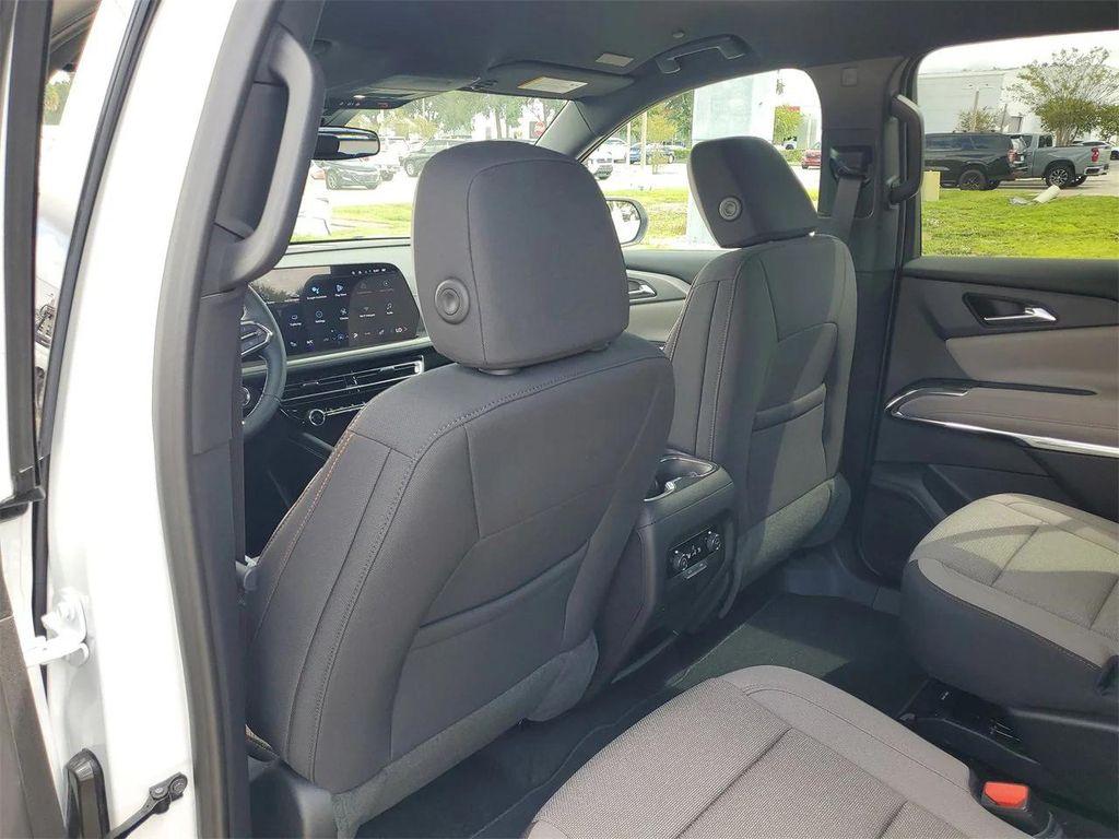 new 2026 Chevrolet Traverse car, priced at $45,540