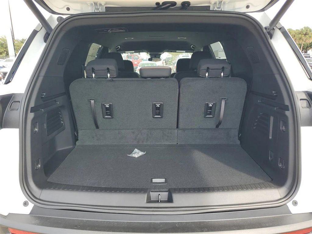 new 2026 Chevrolet Traverse car, priced at $45,540