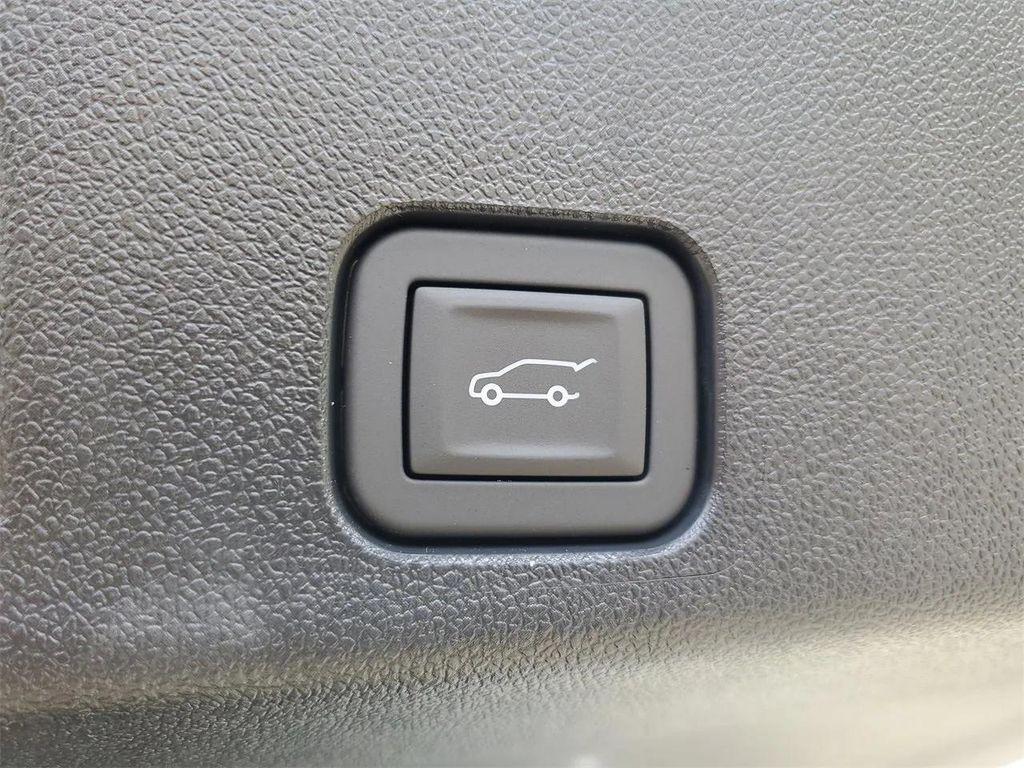 new 2026 Chevrolet Traverse car, priced at $45,540