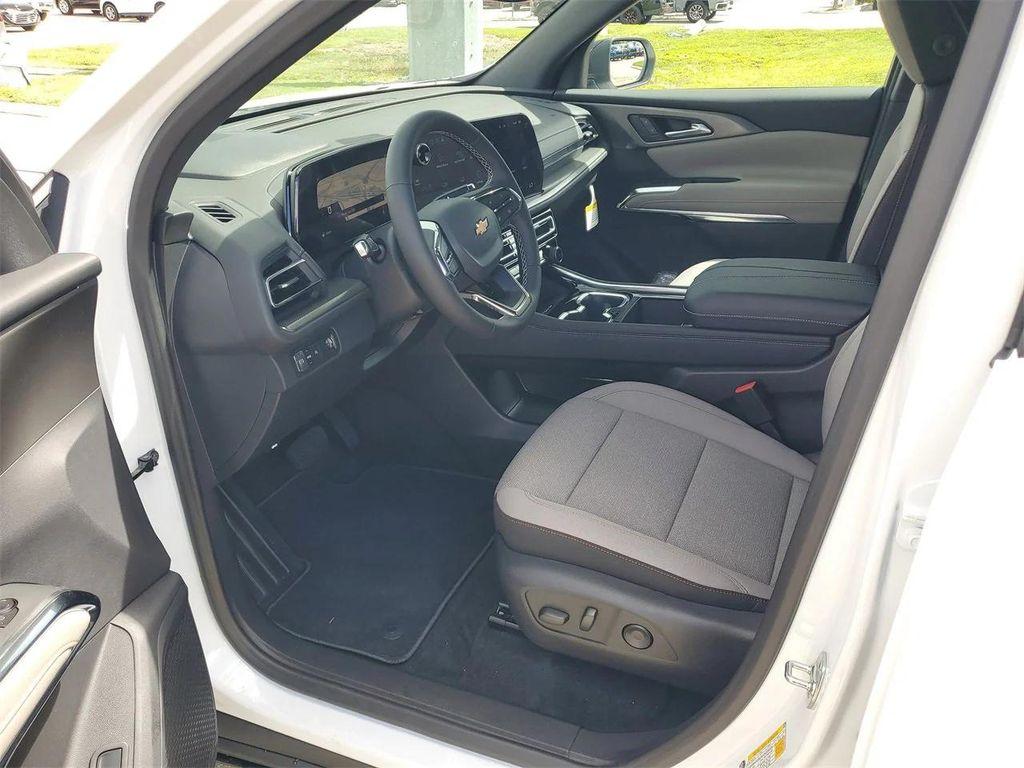 new 2026 Chevrolet Traverse car, priced at $45,540