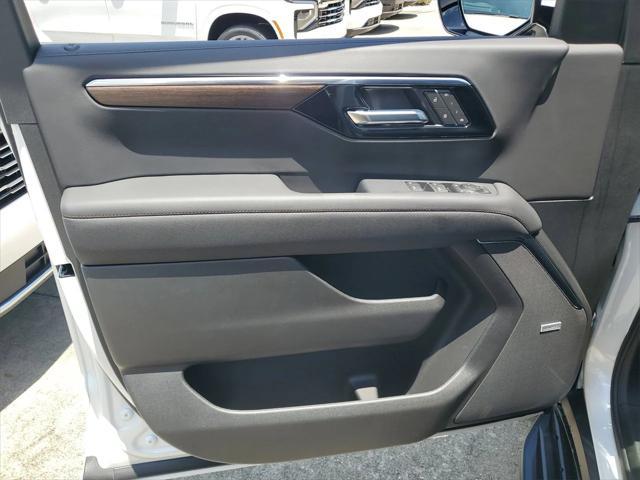 new 2025 Chevrolet Suburban car, priced at $86,655