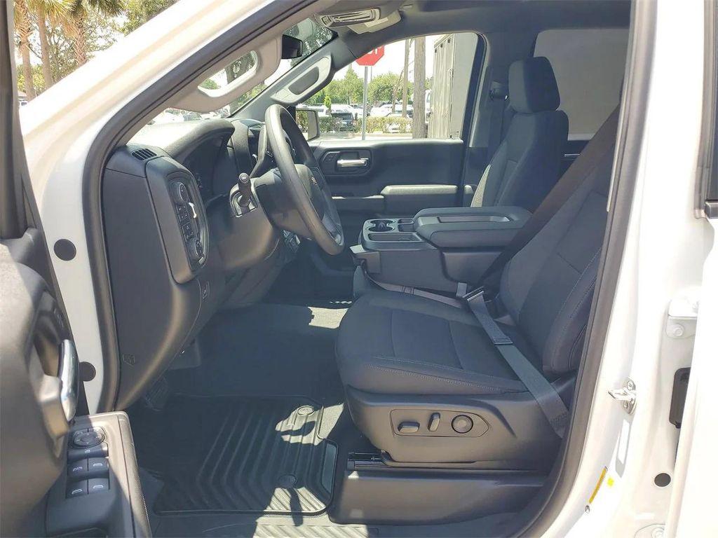 new 2025 Chevrolet Silverado 1500 car, priced at $43,990