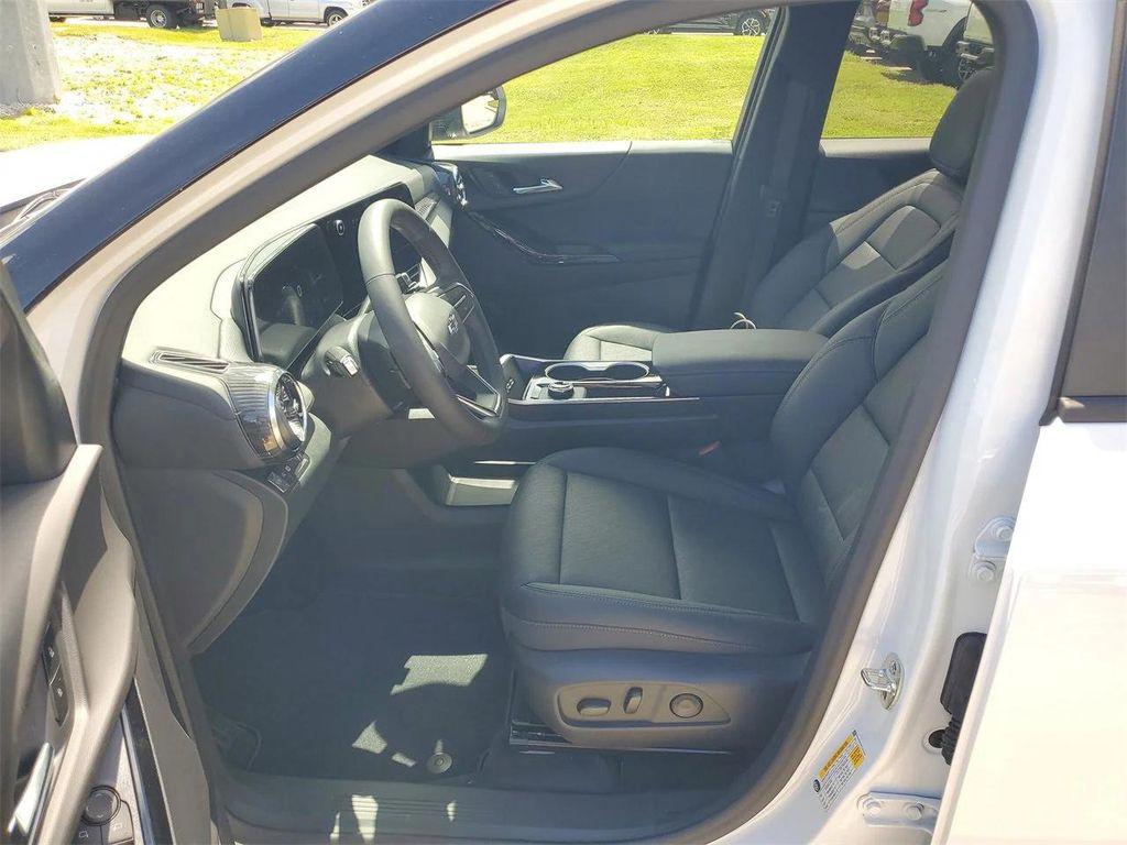 new 2026 Chevrolet Equinox car, priced at $29,585