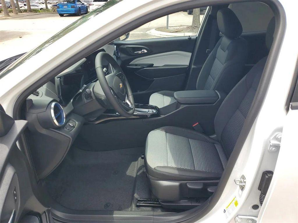 new 2025 Chevrolet Trax car, priced at $25,485