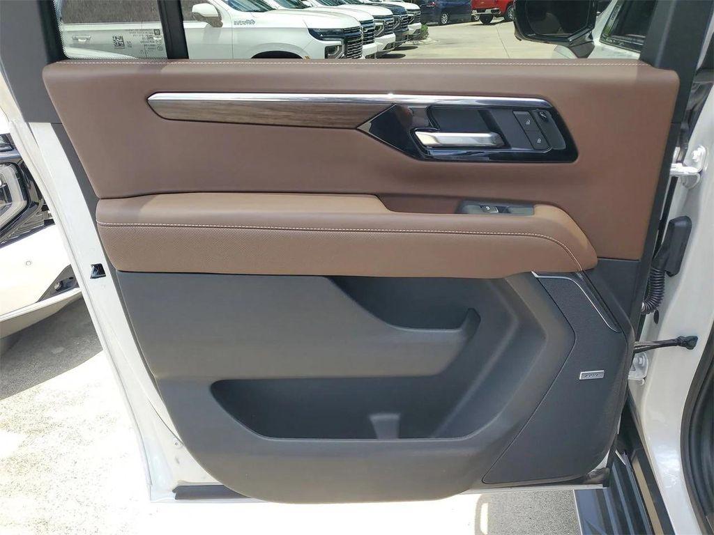 new 2025 Chevrolet Suburban car, priced at $81,947