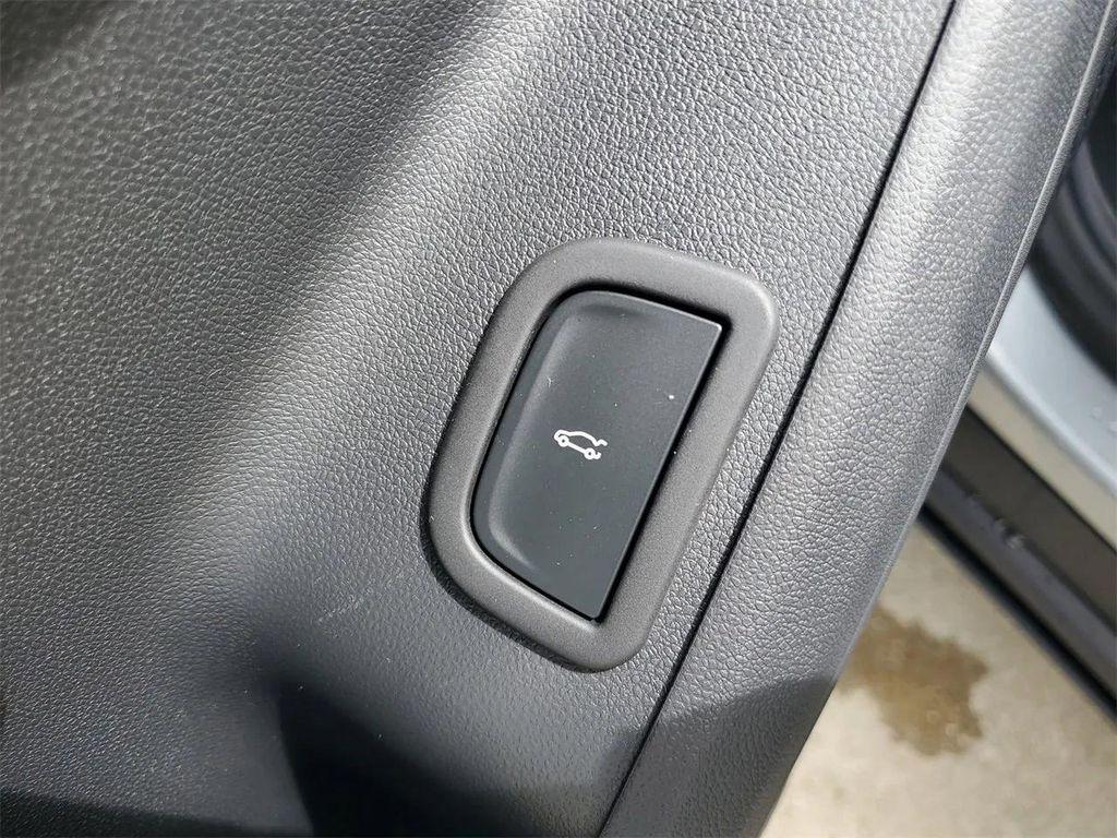 new 2026 Chevrolet Traverse car, priced at $47,765