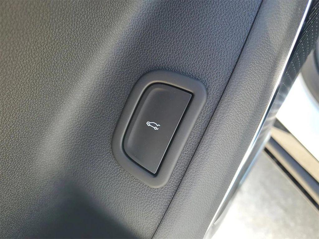 new 2026 Chevrolet Traverse car, priced at $58,285