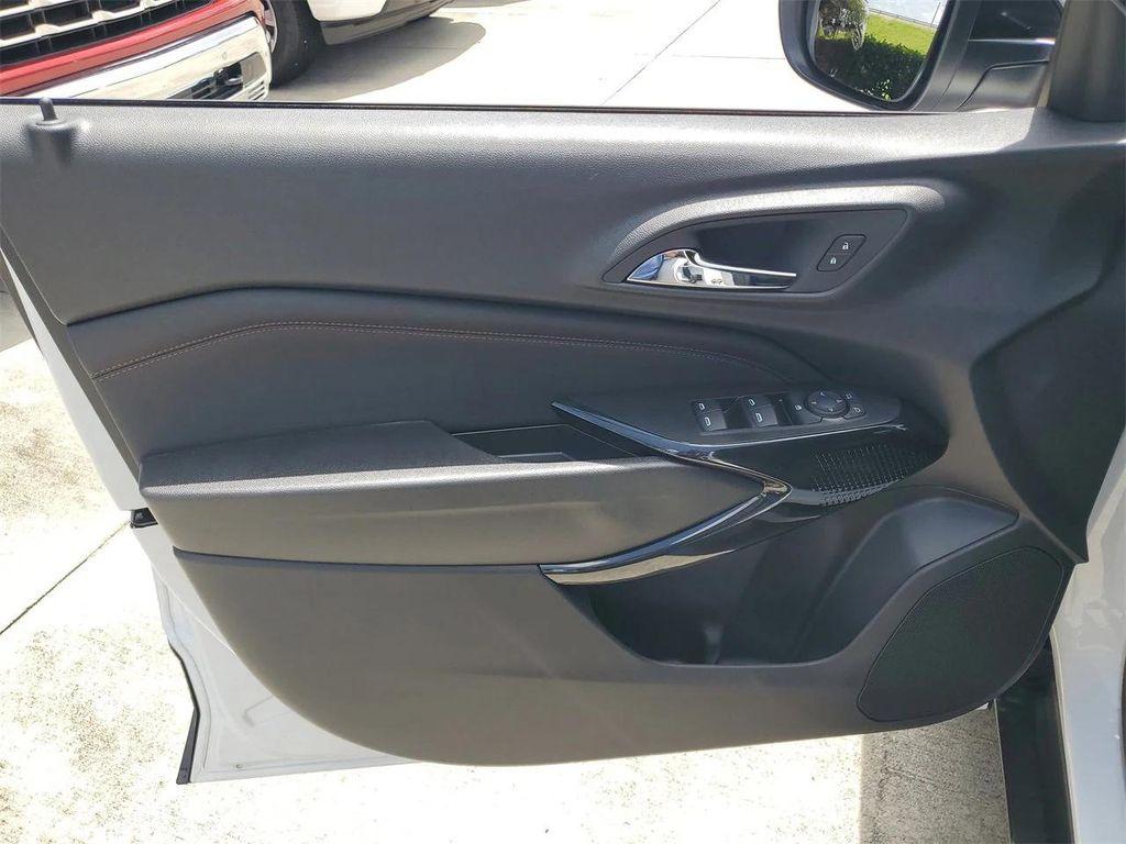 new 2025 Chevrolet Trax car, priced at $25,085