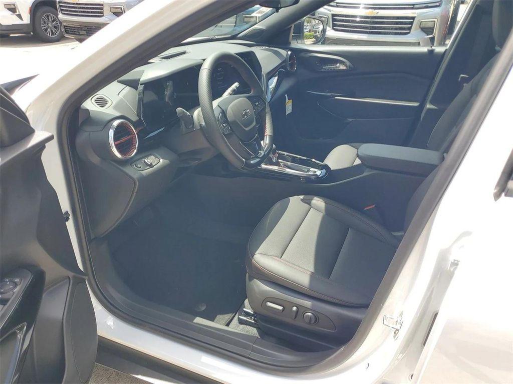 new 2025 Chevrolet Trax car, priced at $25,085