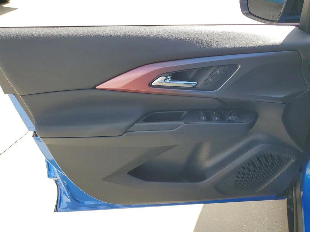 new 2025 Chevrolet Equinox EV car