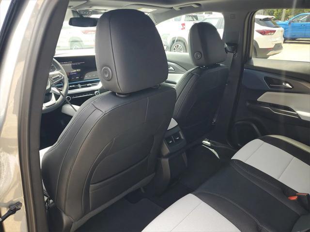 new 2025 Chevrolet Equinox EV car, priced at $40,590