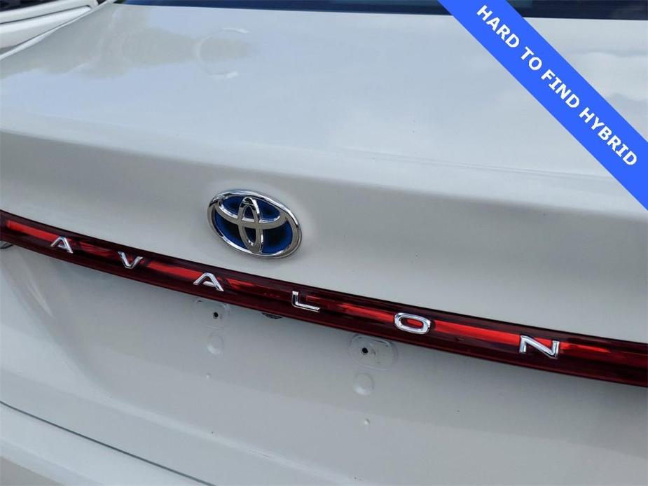 used 2019 Toyota Avalon Hybrid car, priced at $26,395