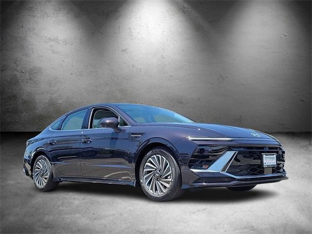 new 2025 Hyundai Sonata Hybrid car, priced at $37,960