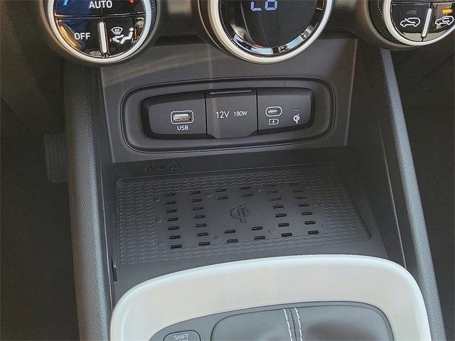 new 2025 Hyundai Venue car, priced at $25,045