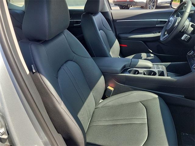 new 2025 Hyundai Sonata Hybrid car, priced at $38,015