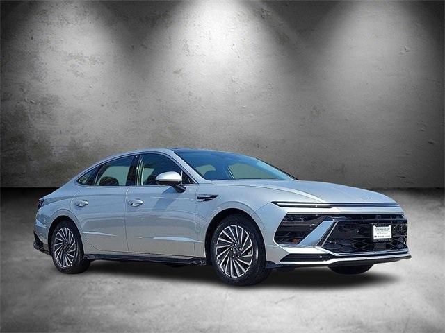 new 2025 Hyundai Sonata Hybrid car, priced at $37,015