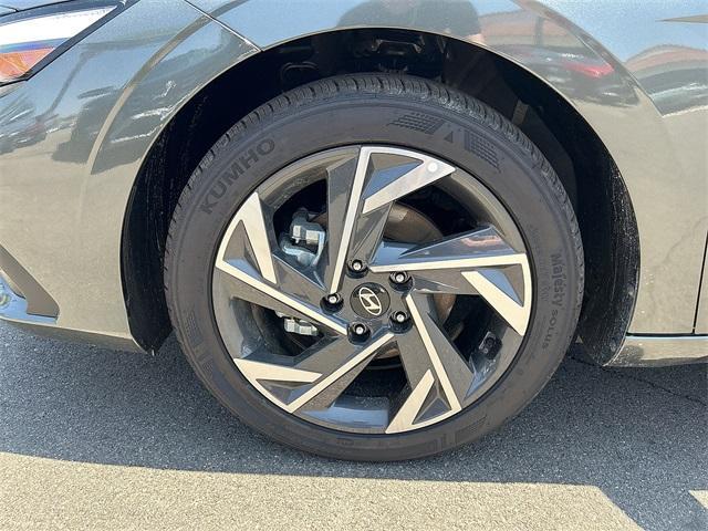 new 2025 Hyundai Elantra car, priced at $23,565