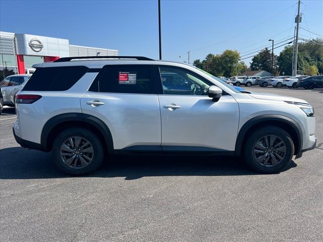 used 2022 Nissan Pathfinder car, priced at $31,995