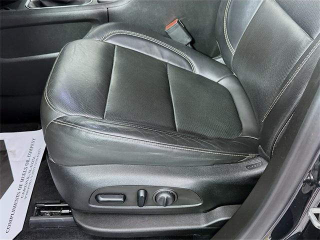 used 2021 Chevrolet Traverse car, priced at $31,883