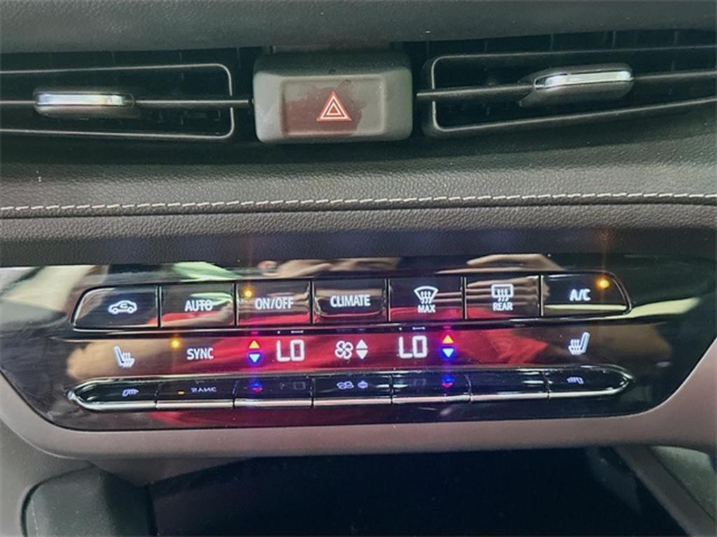 used 2023 Buick Envision car, priced at $24,998