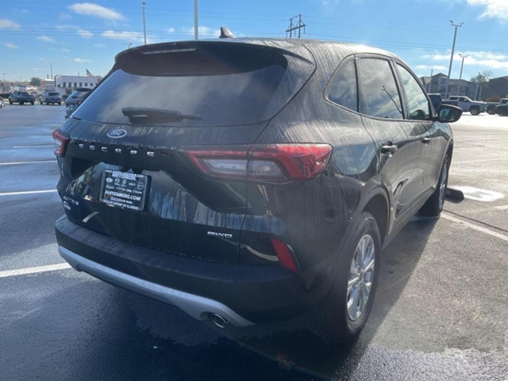 new 2025 Ford Escape car, priced at $29,621