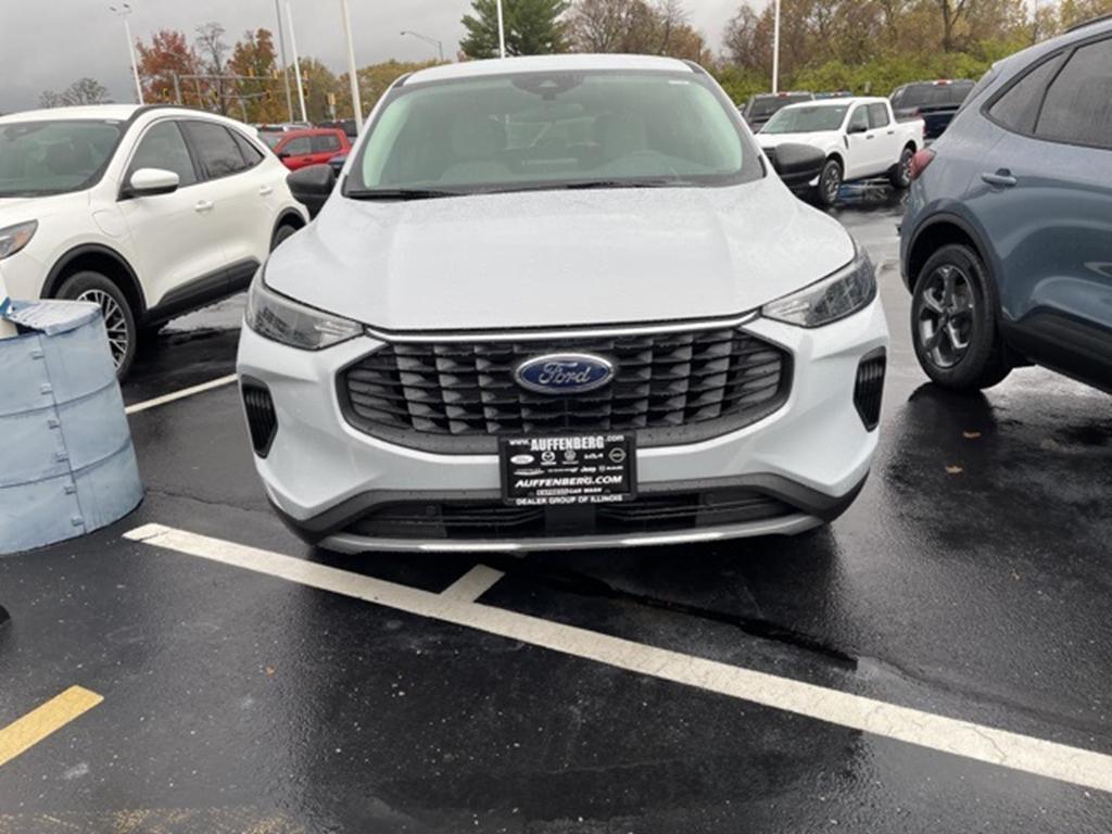 new 2025 Ford Escape car, priced at $29,558