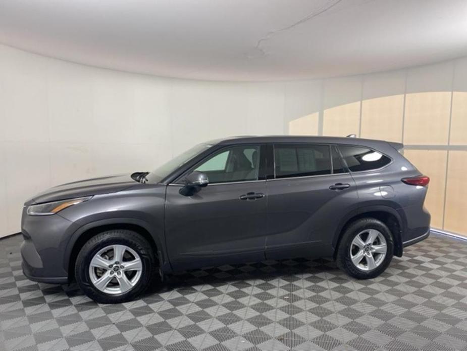 used 2021 Toyota Highlander car, priced at $28,999