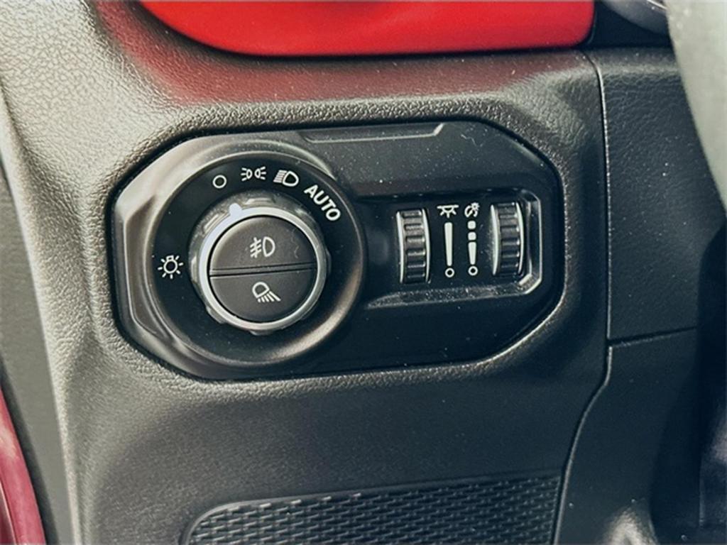 used 2021 Jeep Gladiator car, priced at $35,803