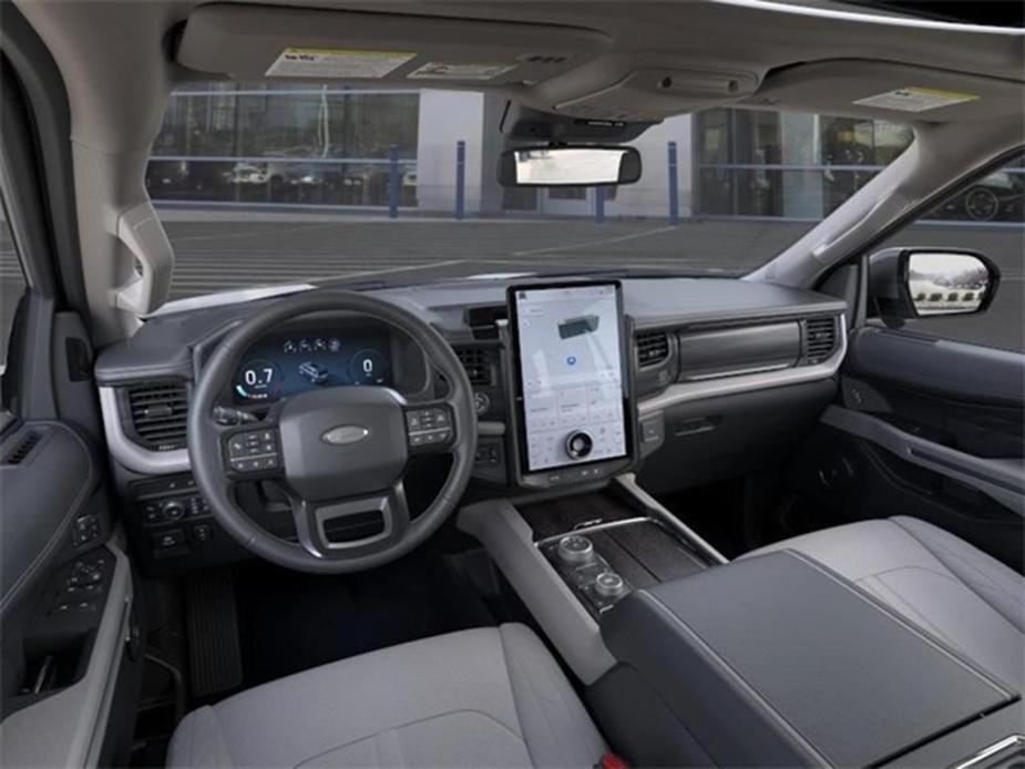 new 2024 Ford Expedition car, priced at $77,176