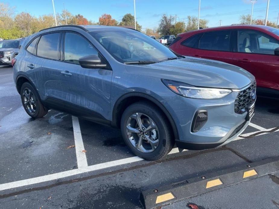 new 2025 Ford Escape car, priced at $30,904