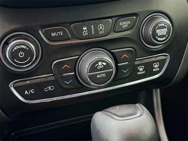 used 2019 Jeep Cherokee car, priced at $13,805