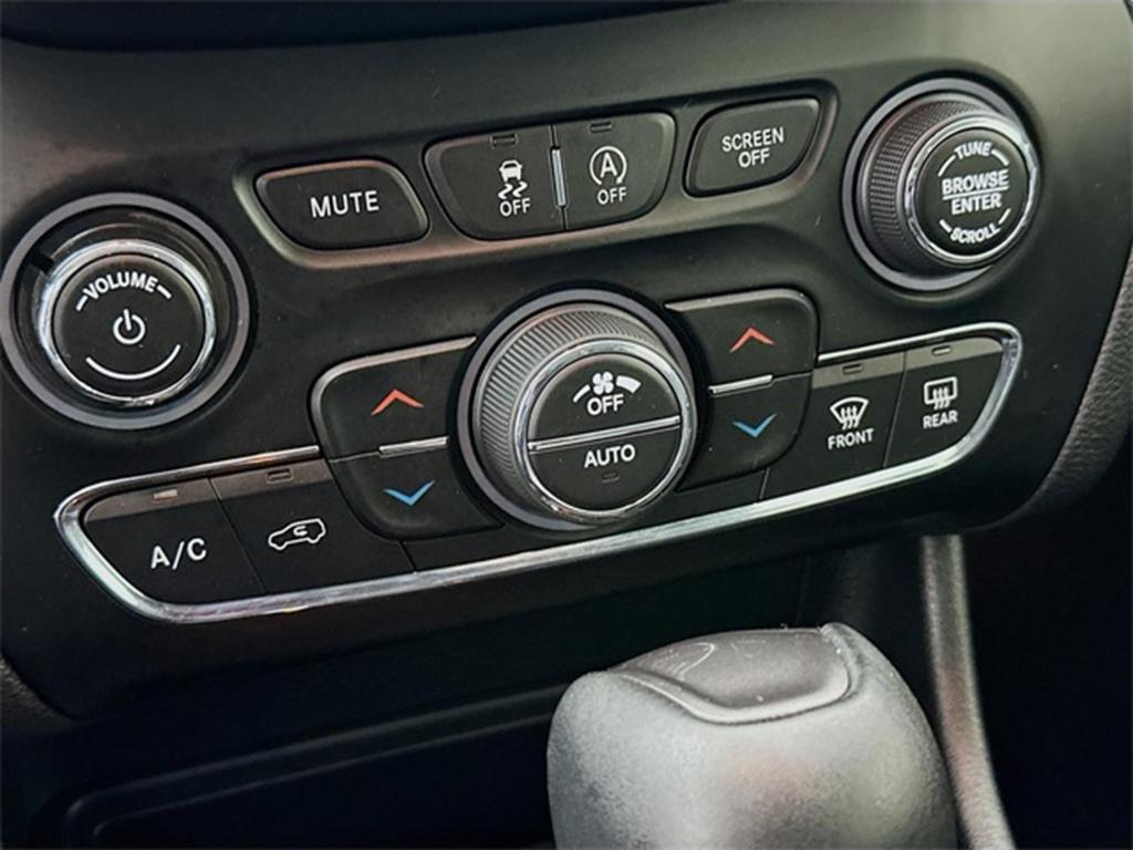 used 2019 Jeep Cherokee car, priced at $13,879