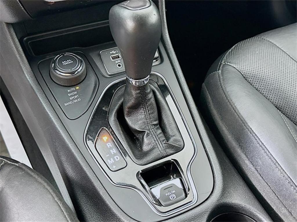 used 2019 Jeep Cherokee car
