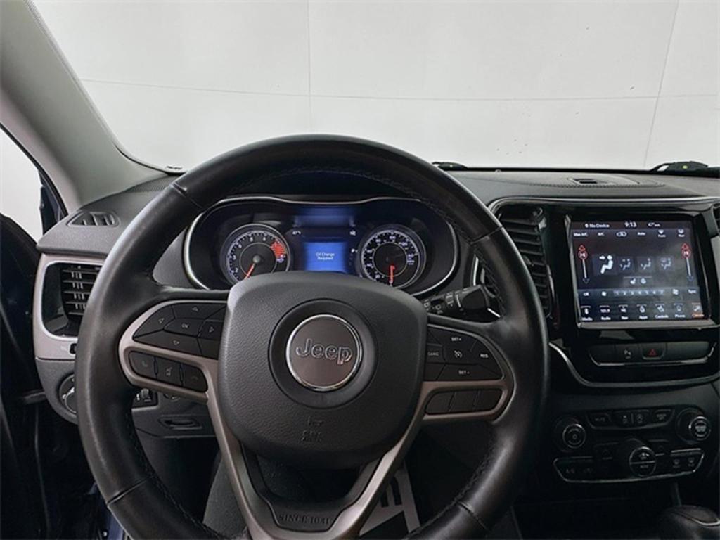 used 2019 Jeep Cherokee car
