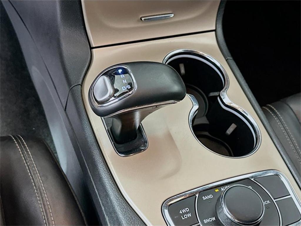 used 2015 Jeep Grand Cherokee car, priced at $12,754