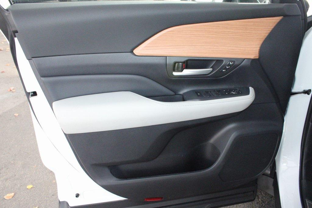 new 2026 Toyota Grand Highlander car, priced at $54,576