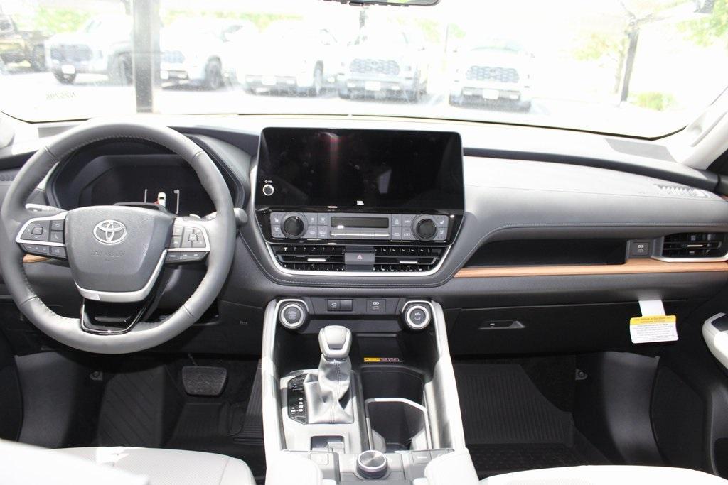 new 2025 Toyota Grand Highlander car, priced at $57,797