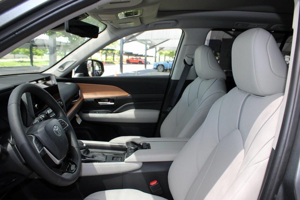 new 2025 Toyota Grand Highlander car, priced at $57,797