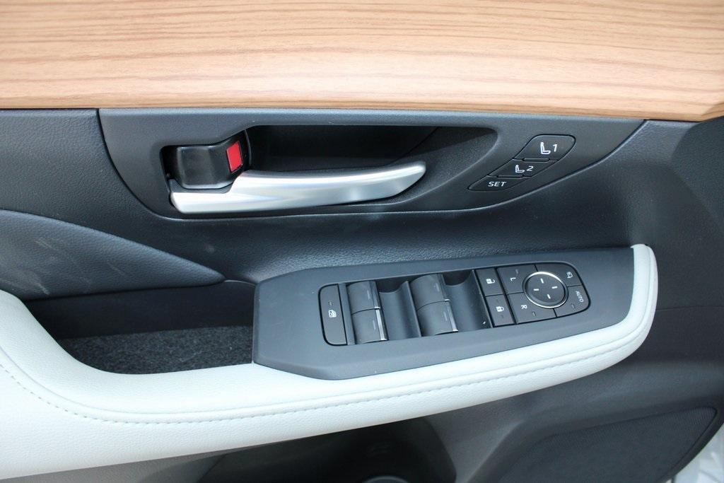 new 2025 Toyota Grand Highlander car, priced at $57,797