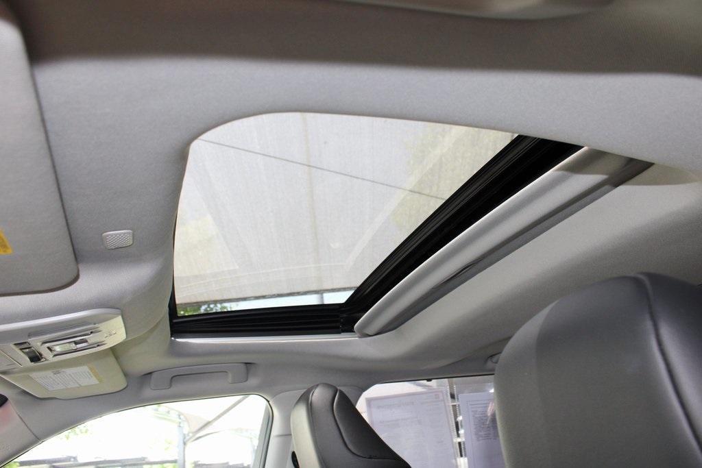 used 2022 Toyota Highlander car, priced at $40,900
