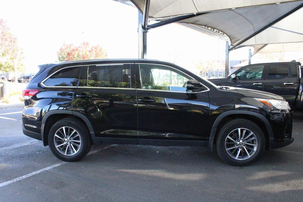 used 2019 Toyota Highlander car, priced at $24,900